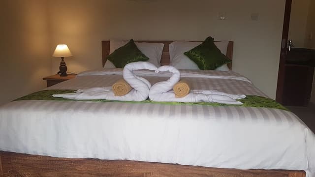 Standard Room, 1 Queen Bed