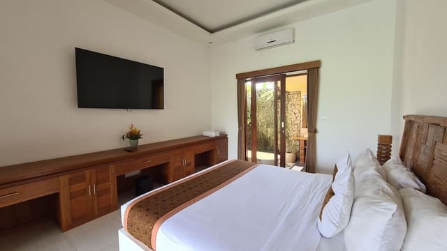 Superior Villa, 1 Bedroom, Kitchen, Pool View