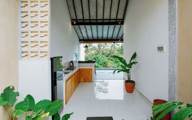 Classic Villa, 1 King Bed, Kitchen, Pool View