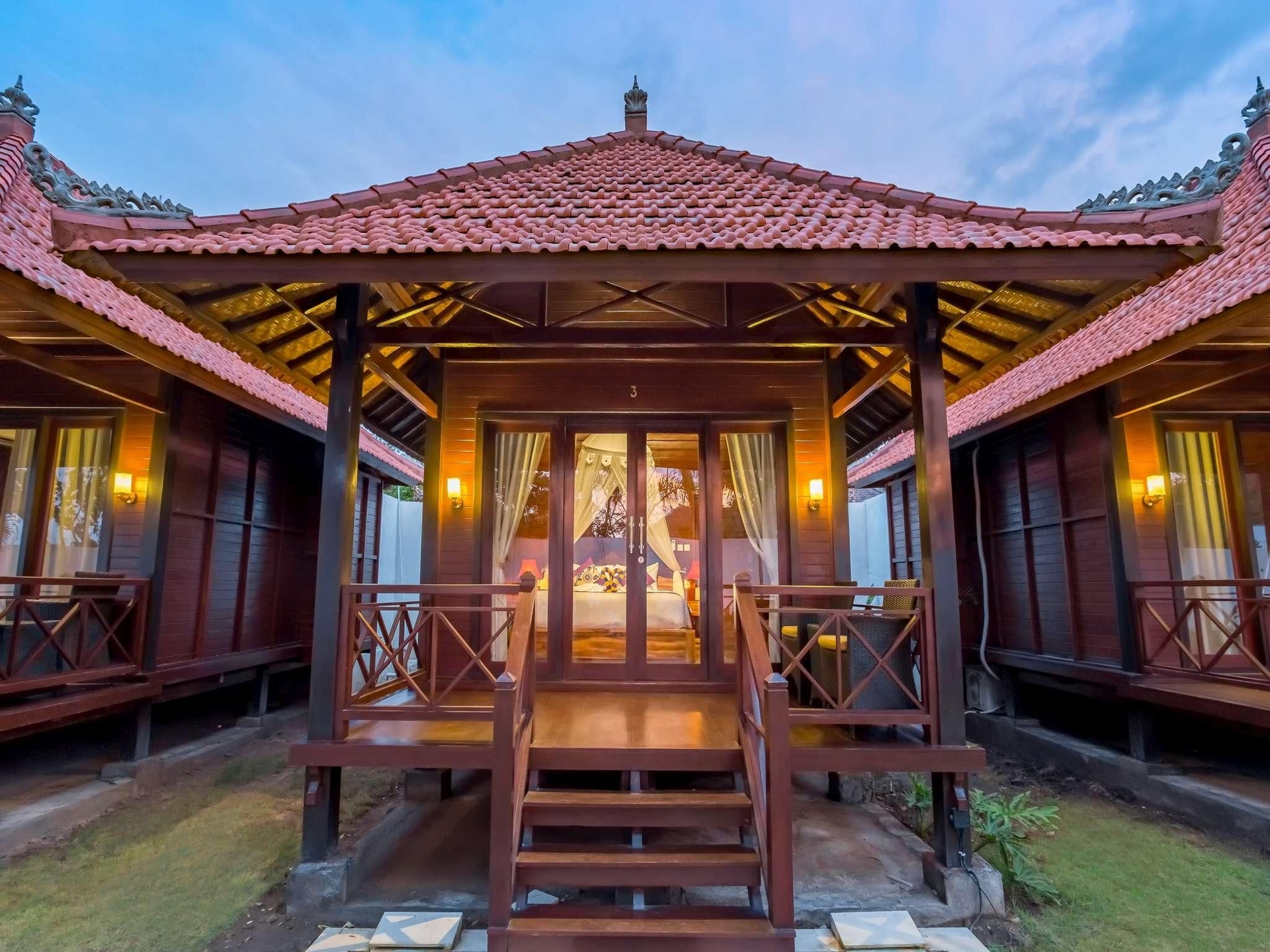 เดอะ บริดจ์ ฮัต (The Bridge Huts)0