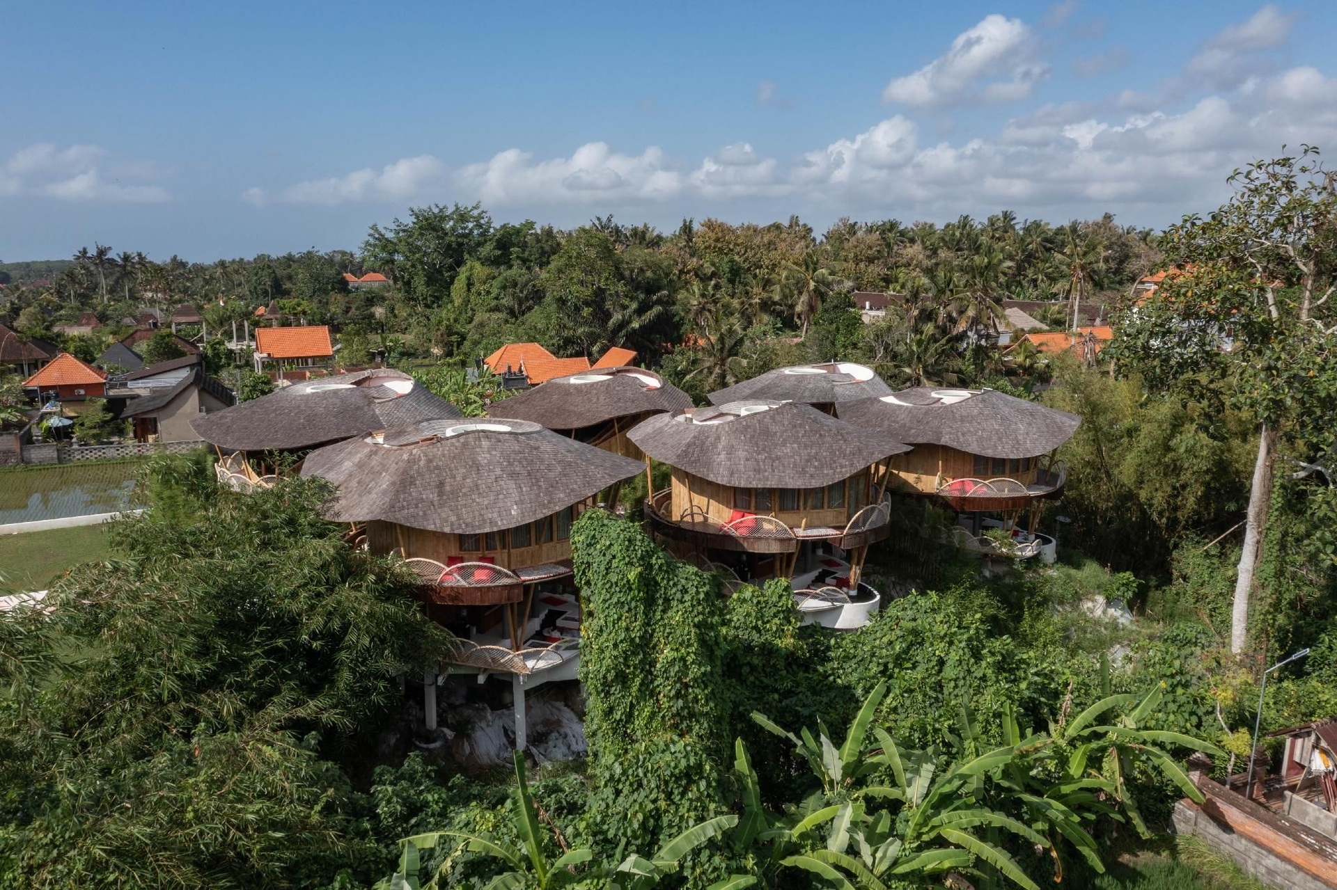 แคลนลีฟวิ่งเดอะเลิฟเวอร์สไพรเวทวิลล่าส์ (Clan Living The Lovers Private Villas)1