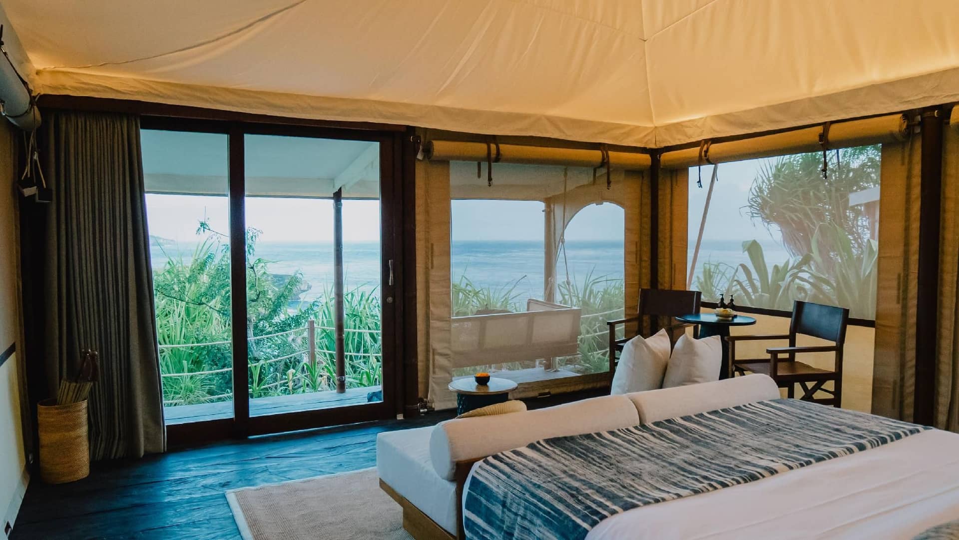 ARNA Suites and Ocean Lounge ARNA Suites and Ocean Lounge