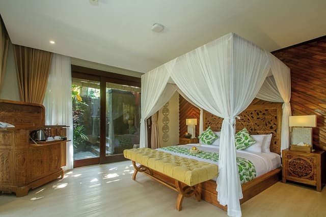 Suite with Garden View