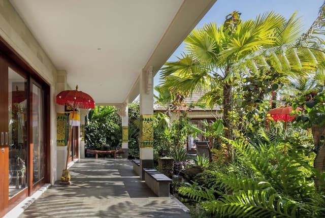 Suite with Garden View