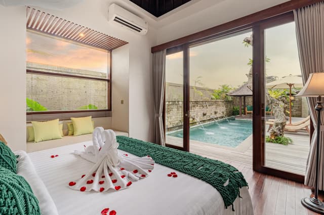 Grand Pool Villa