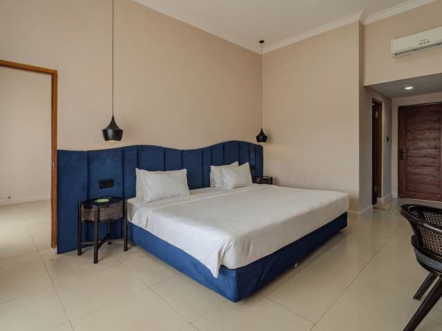 2 Bedroom Interconnecting Pool View