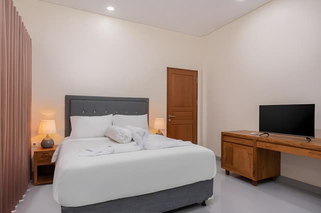 Deluxe Queen Room