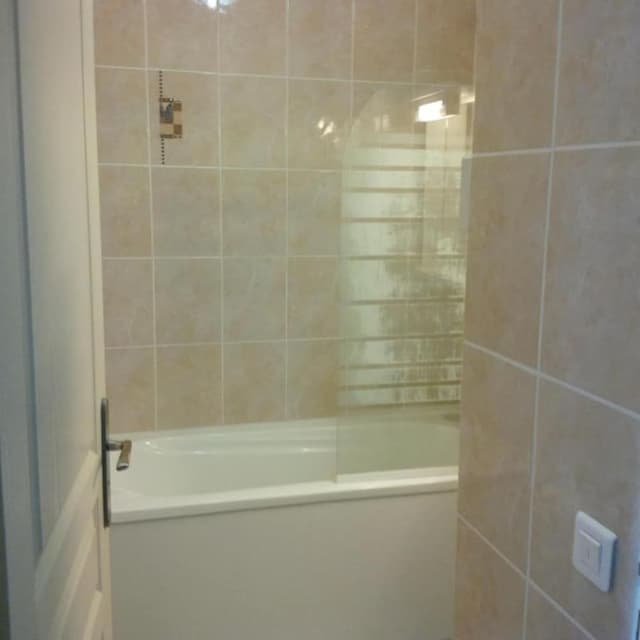Double Room, Bathtub