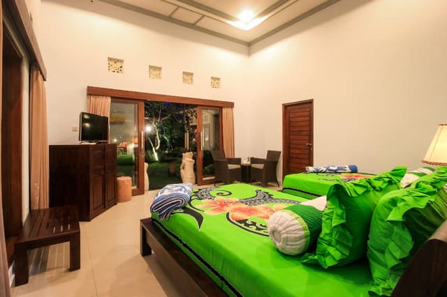 Family Suite with Bathtub