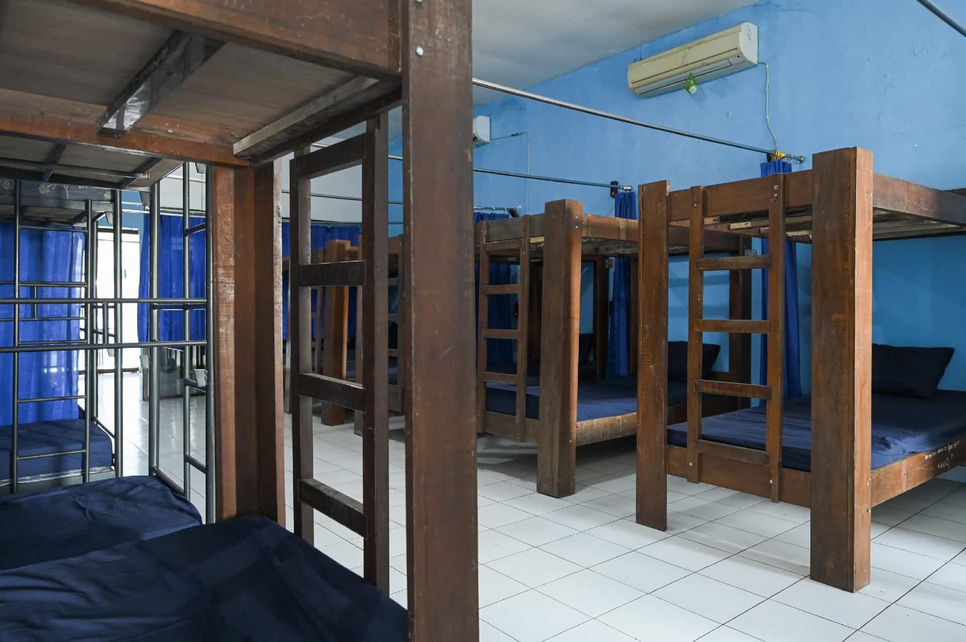 Bunk Bed Bali near Sanur Mitra RedDoorz Bunk Bed Bali near Sanur Mitra RedDoorz