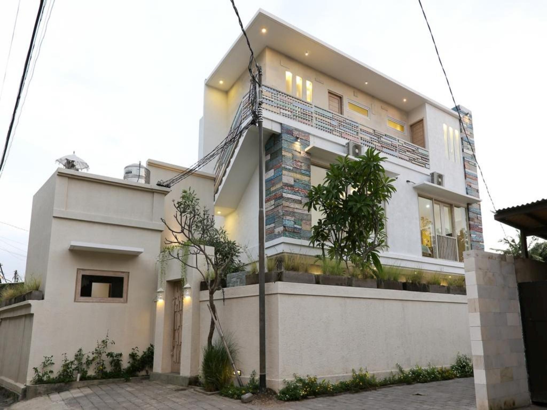 Green Studio Apartment0