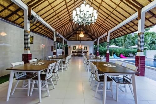 โรงแรมเกซารี กลอรี่ (Kesari Glory Hotel)4