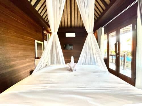 Deluxe Room Pool View