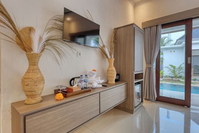 Exclusive Villa, Balcony, Pool View