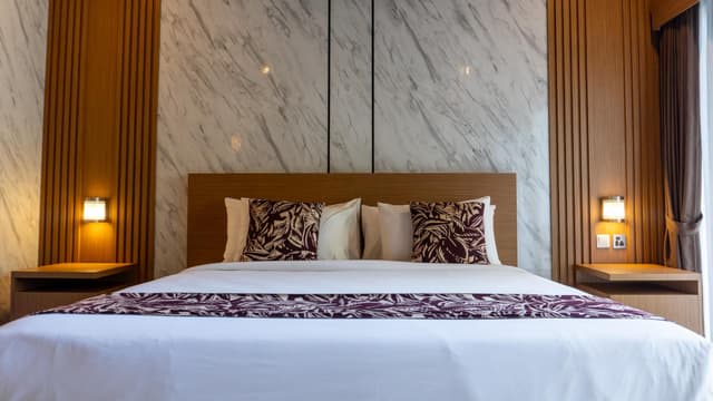 Junior King Room