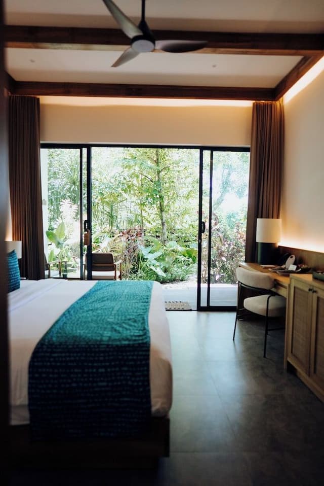 Room, Garden View
