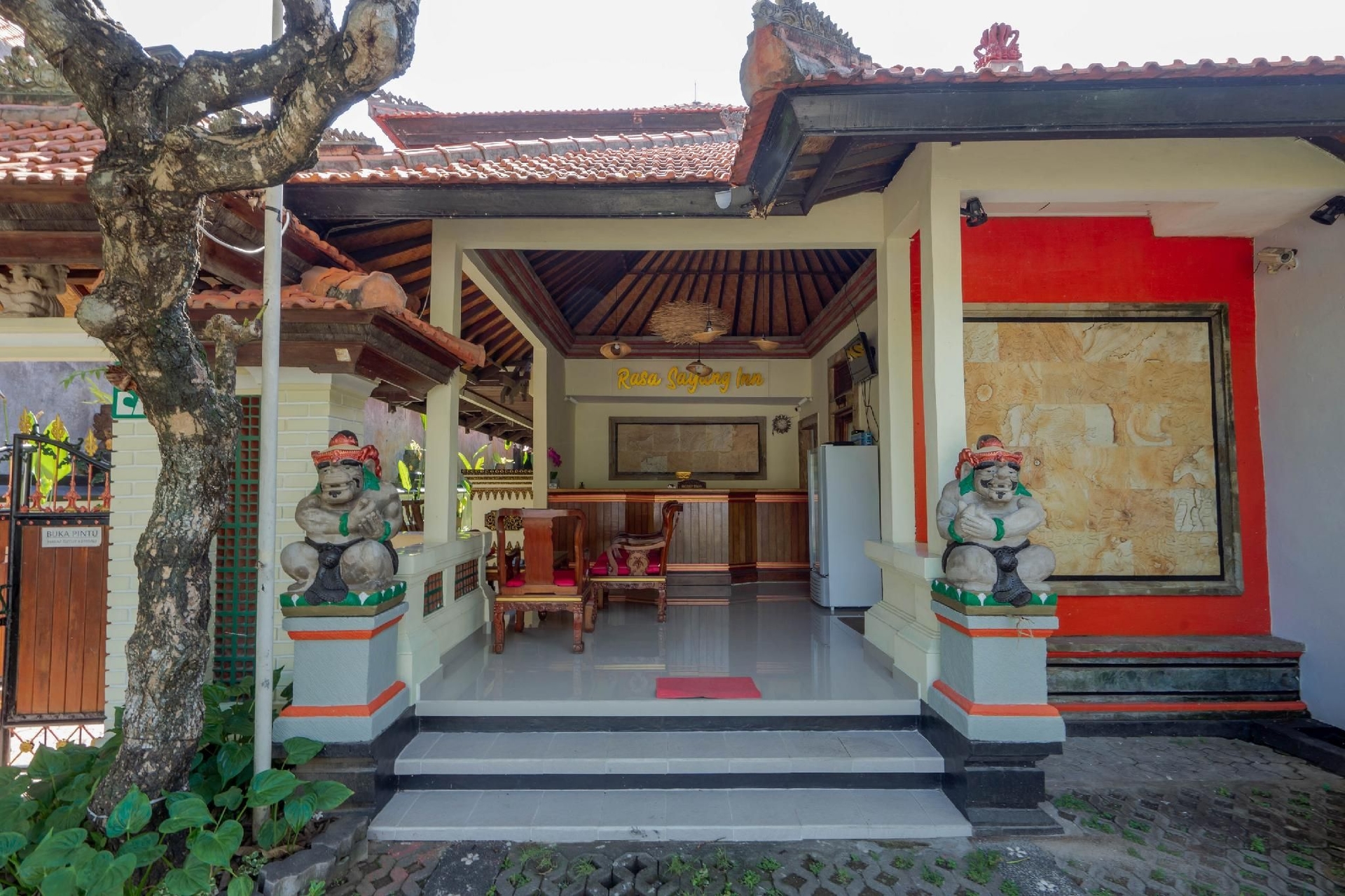 Urbanview Hotel Rasa Sayang Inn Tanjung Benoa Bali0