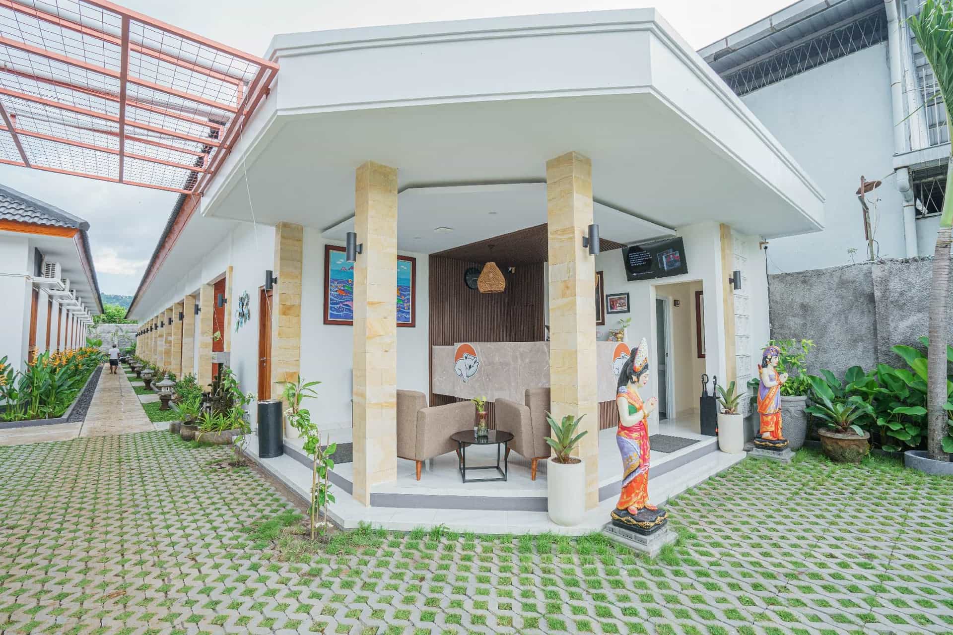 The Cabin Hotel Lovina Bali