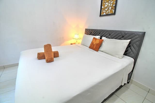 Deluxe Double Room, 1 King Bed, Garden View
