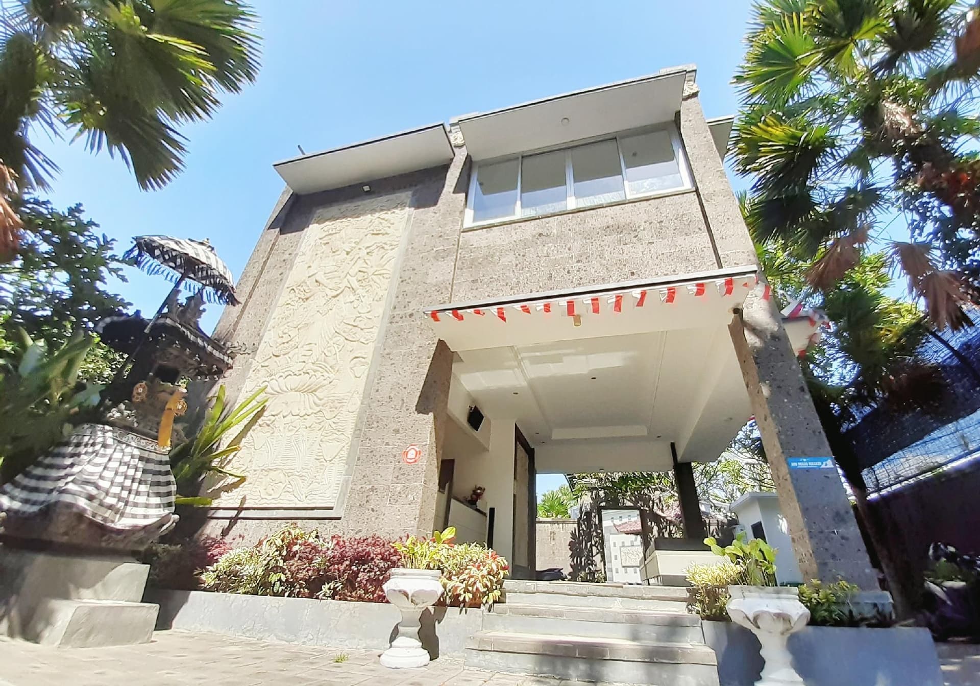 โรงแรมเดอ ลอรัน โรงแรมเดอ ลอรัน