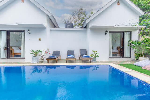 Deluxe Double Room with Pool Access