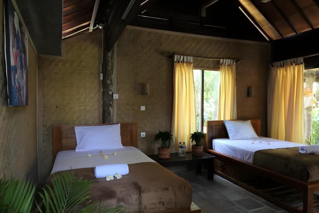 Twin Bed Room