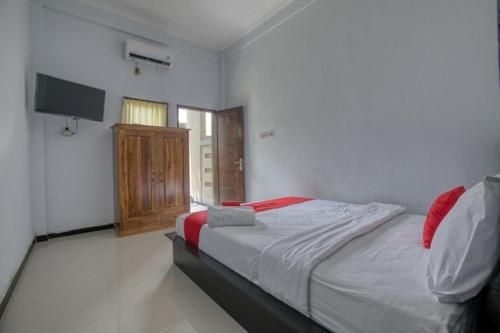 เรดดอร์ซ เนียร์ เอ็กซิตโทล นูซาดูวา (RedDoorz near Exit Toll Nusa Dua)1