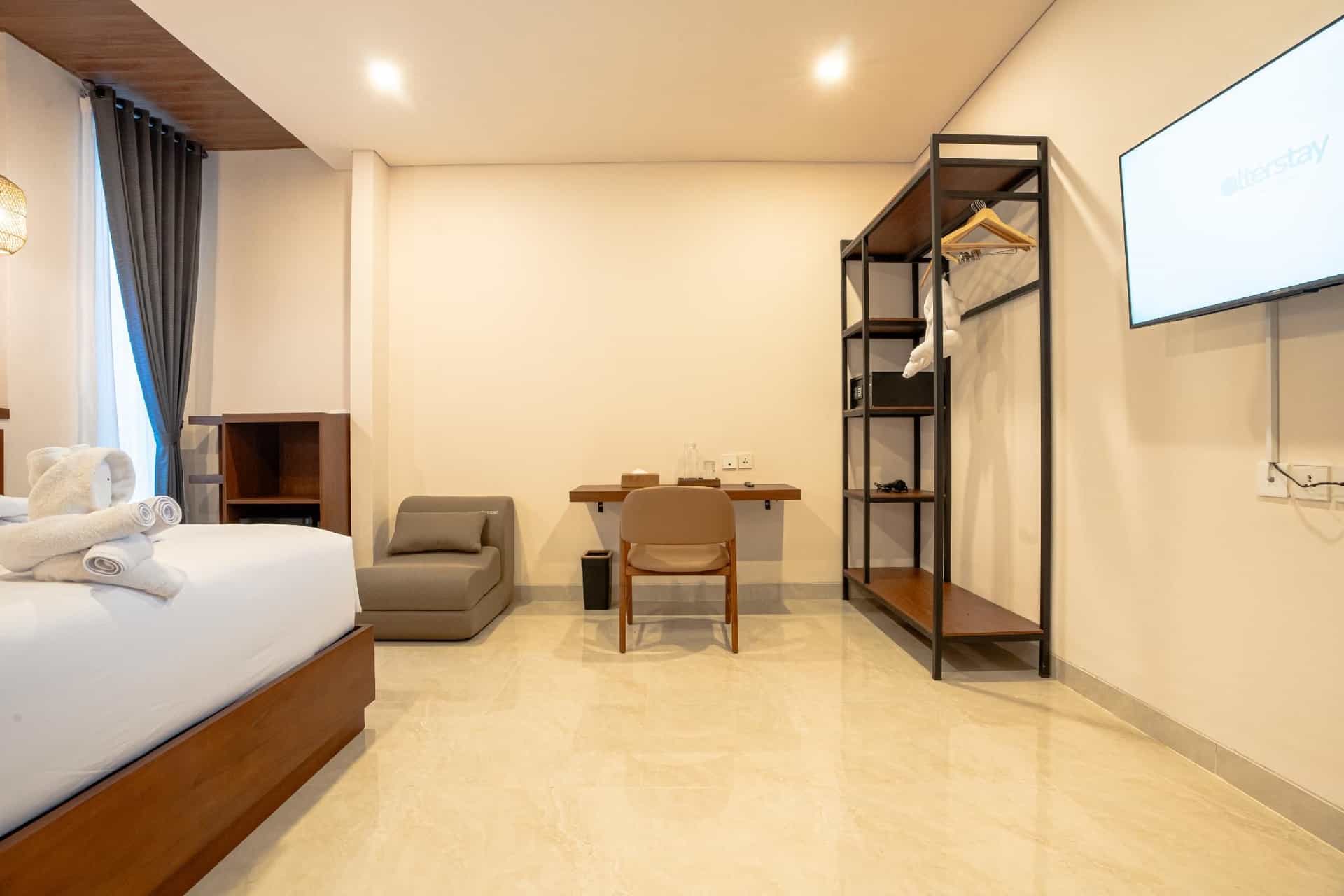 Miles Coliving Miles Coliving