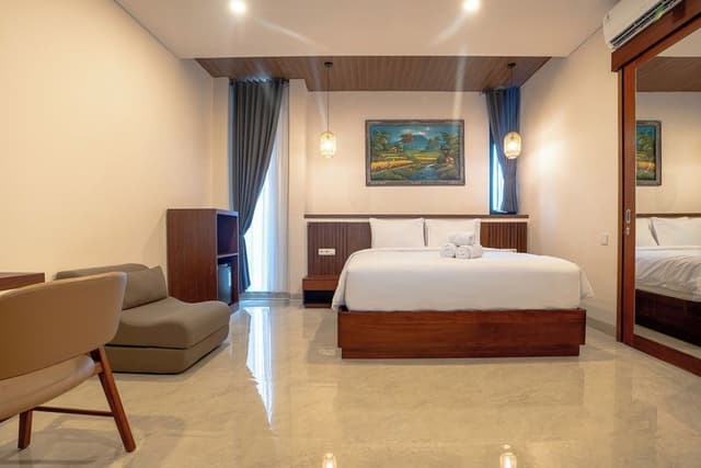 Suite, Pool View