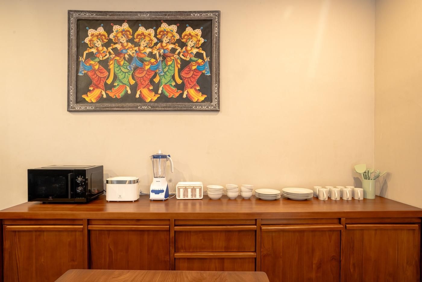 Miles Coliving1
