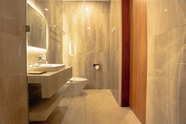 Suite, Pool View