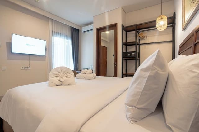 Deluxe Double Room, Pool View