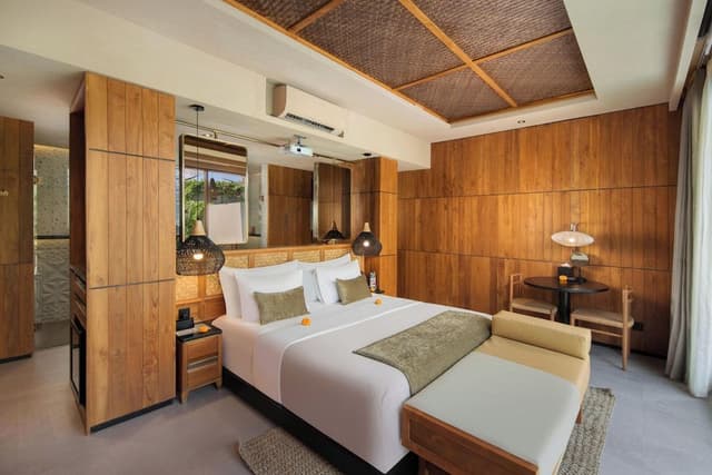 Grand Smart 1 Bedroom Villa with Private Pool and Hot Tub with Lagoon Access