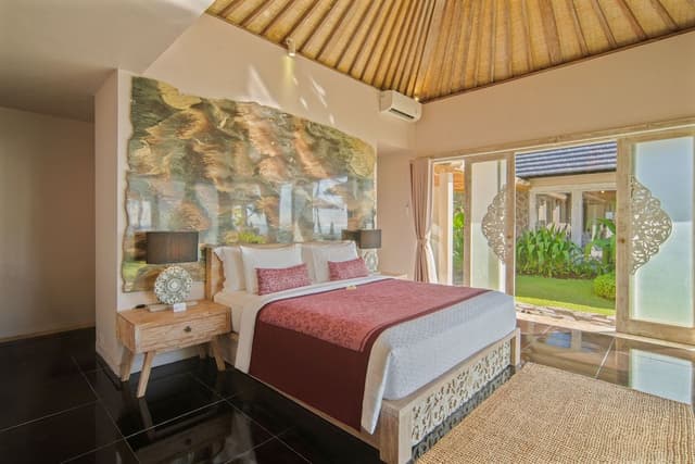 Four Bedroom Beach Front Pool Villa - Sunrise