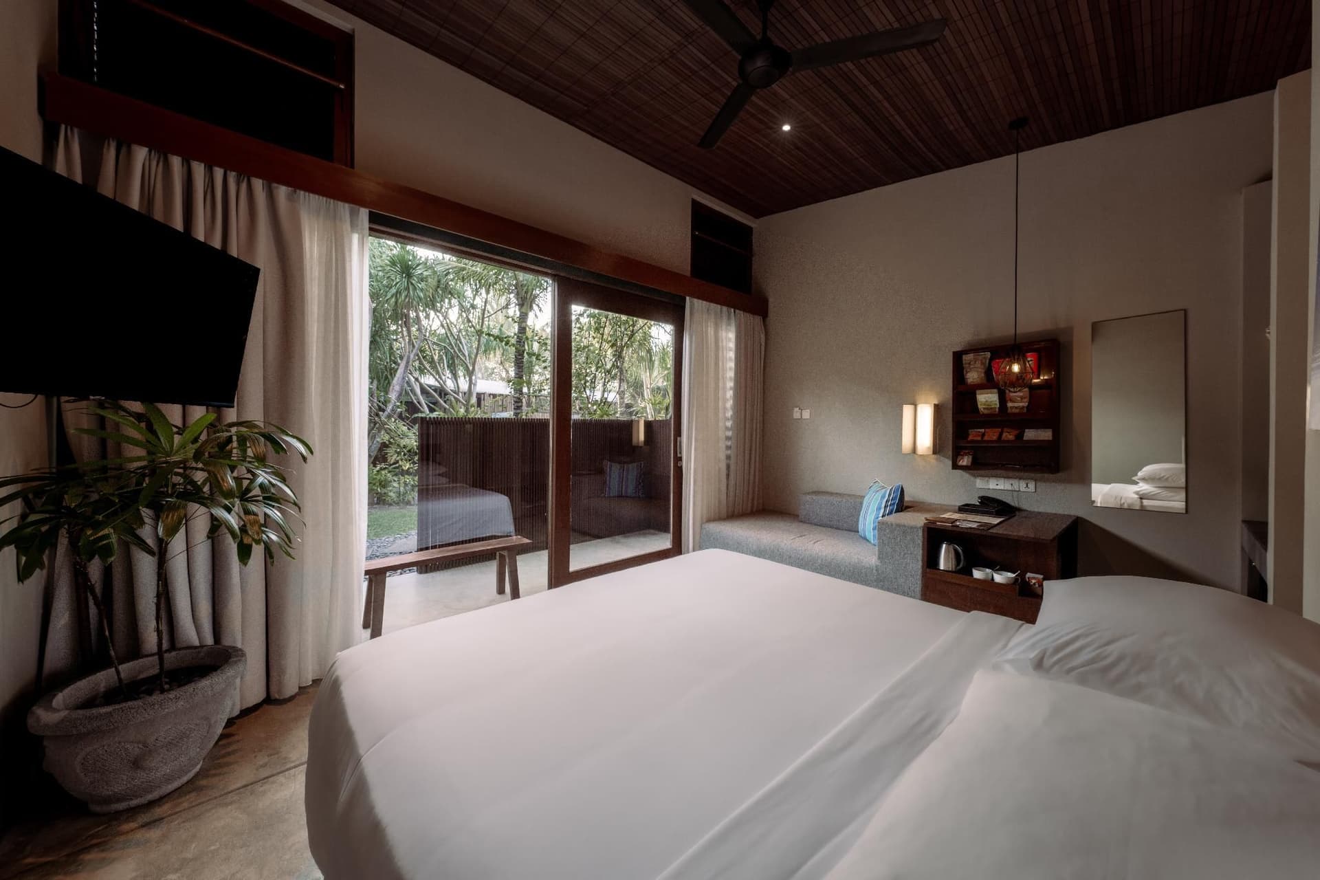 โรงแรมโคมุเนะ แอนด์ บีช คลับ บาหลี โรงแรมโคมุเนะ แอนด์ บีช คลับ บาหลี