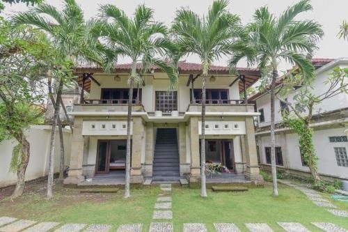 เรดดอร์ซ พลัส เนียร์ ซมินญะก์ สแควร์ (Reddoorz Plus Near Seminyak Square)4
