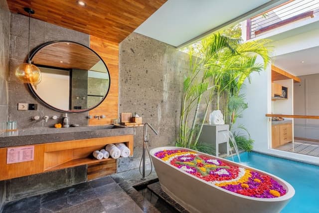 One Bedroom Villa with Private Pool & Floating Bathtub