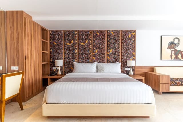 Suite, Balcony