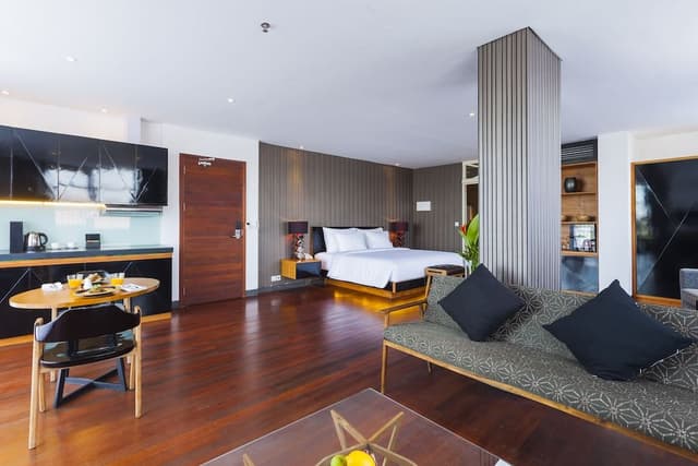 Deluxe Suite
