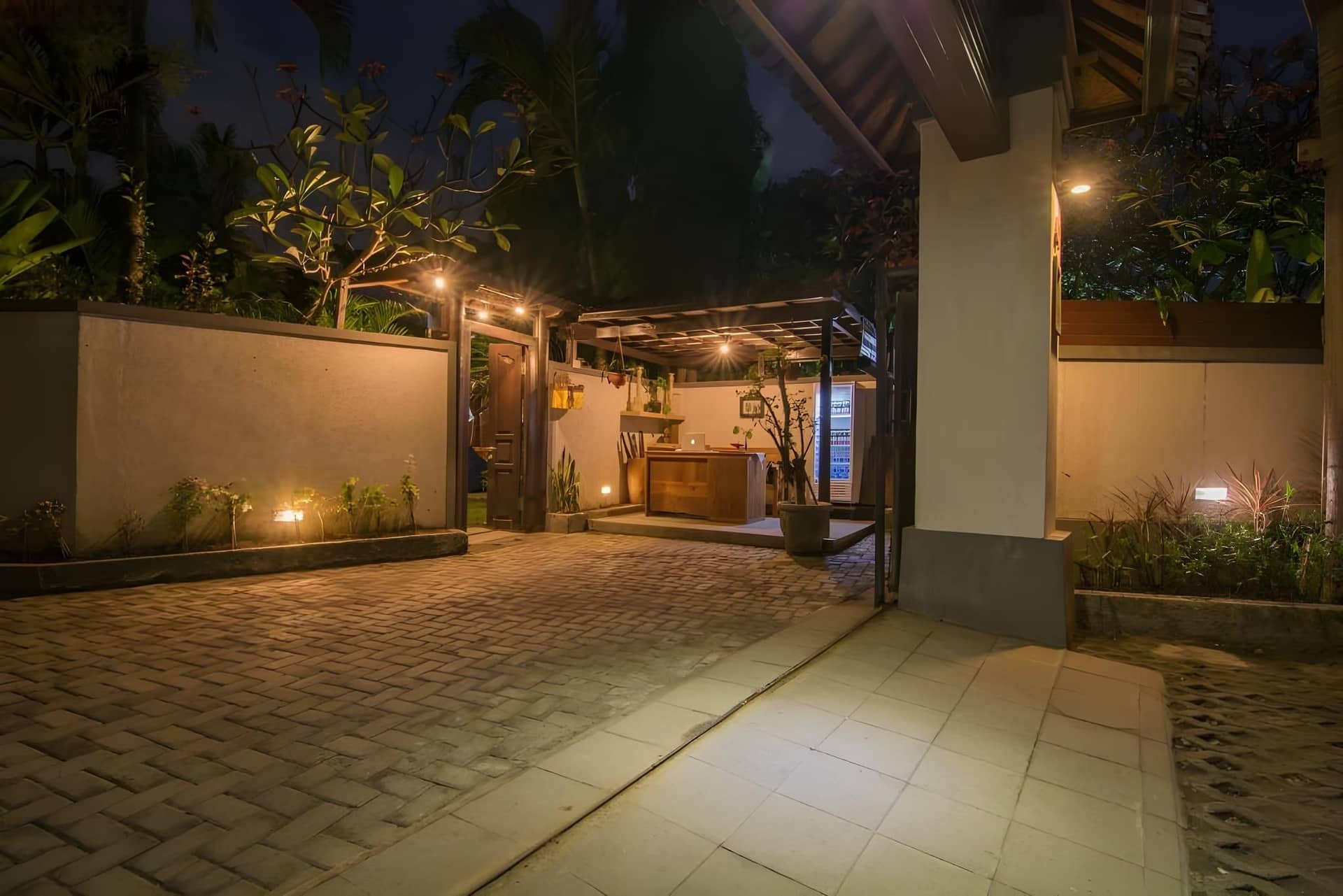 Bale Seminyak Petitenget Beach Bale Seminyak Petitenget Beach
