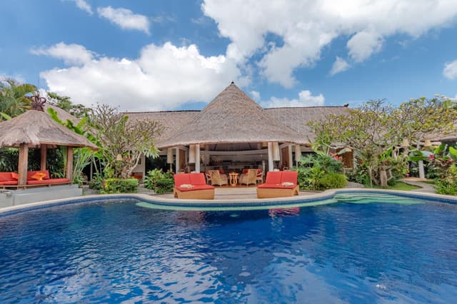 Private Villa with Swimming Pool
