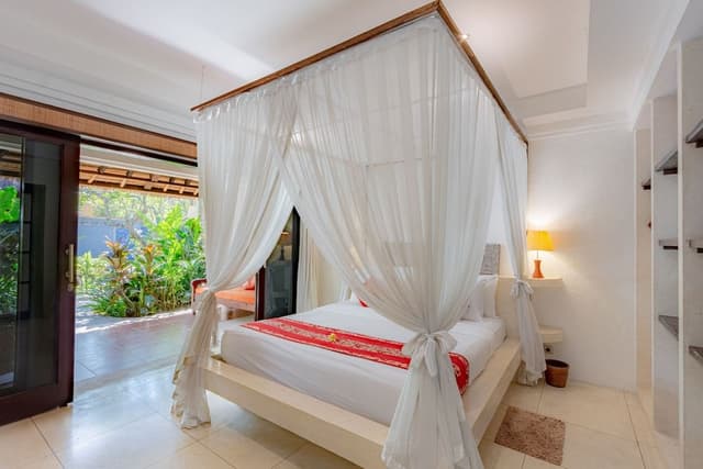 Luxury Villa, 5 Bedrooms, Garden View, Poolside
