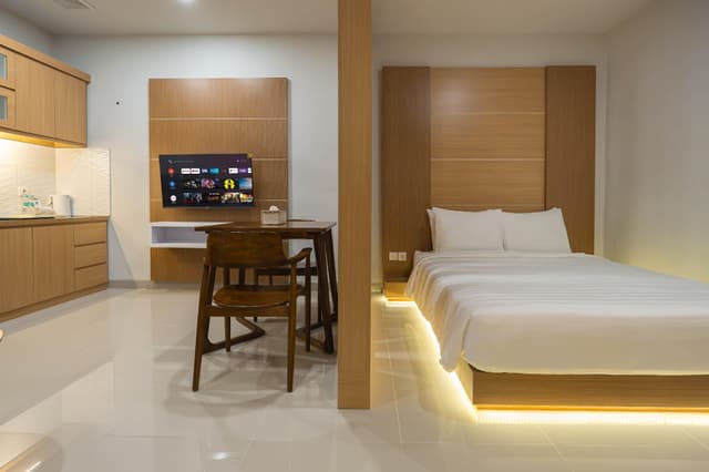 Ground Floor 1-Bedroom Deluxe Apartment for 2 Adults