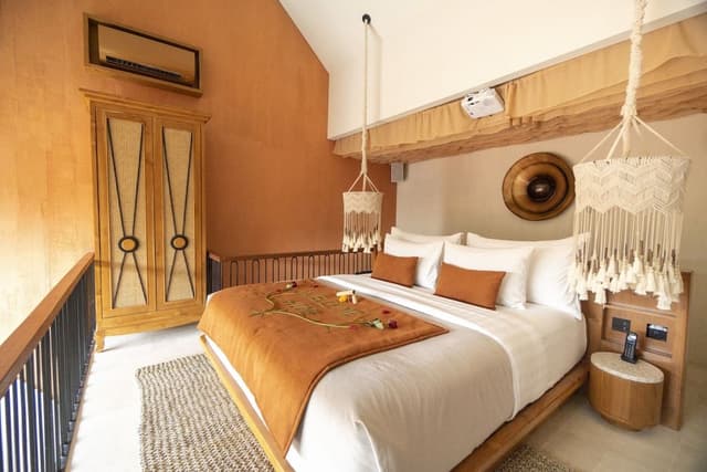 Grand 1 Bedroom Villa with Private Pool & Bathtub