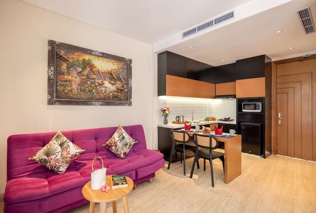 Deluxe Suite Pool Access
