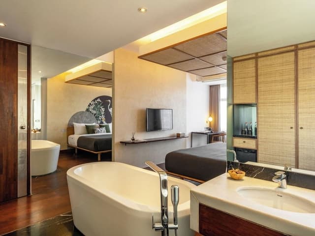 Suite, 1 King Bed