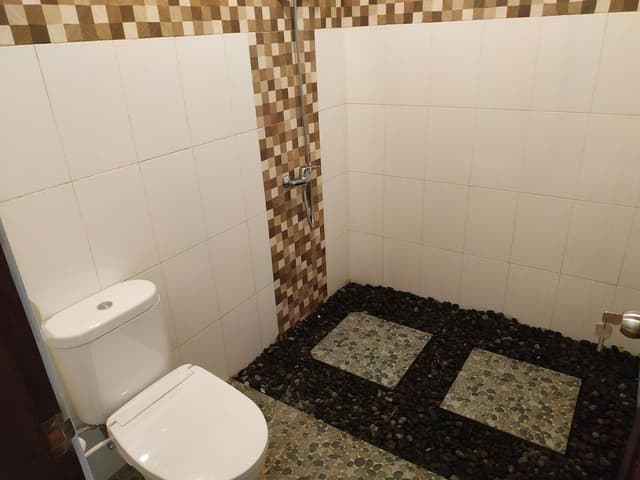 Twin Room (No Hot Shower)