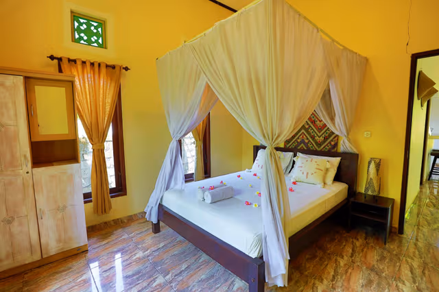 Queen Room