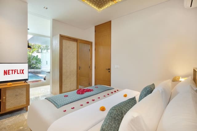 3 Bedroom Villa with Private Pool & Bathtub