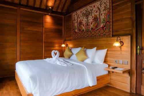 Devani Resort Sidemen